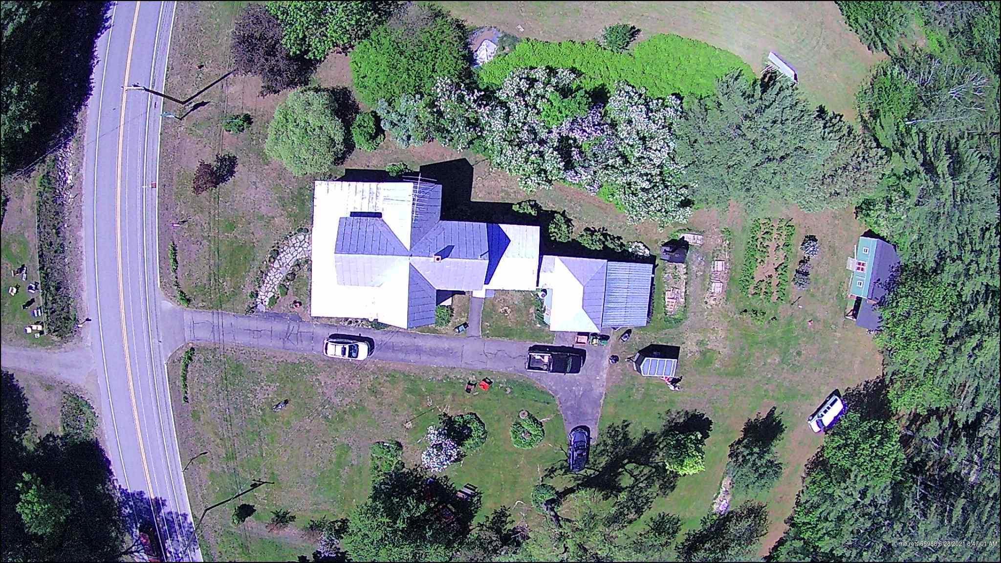 36 Farmington Road Strong ME 04983