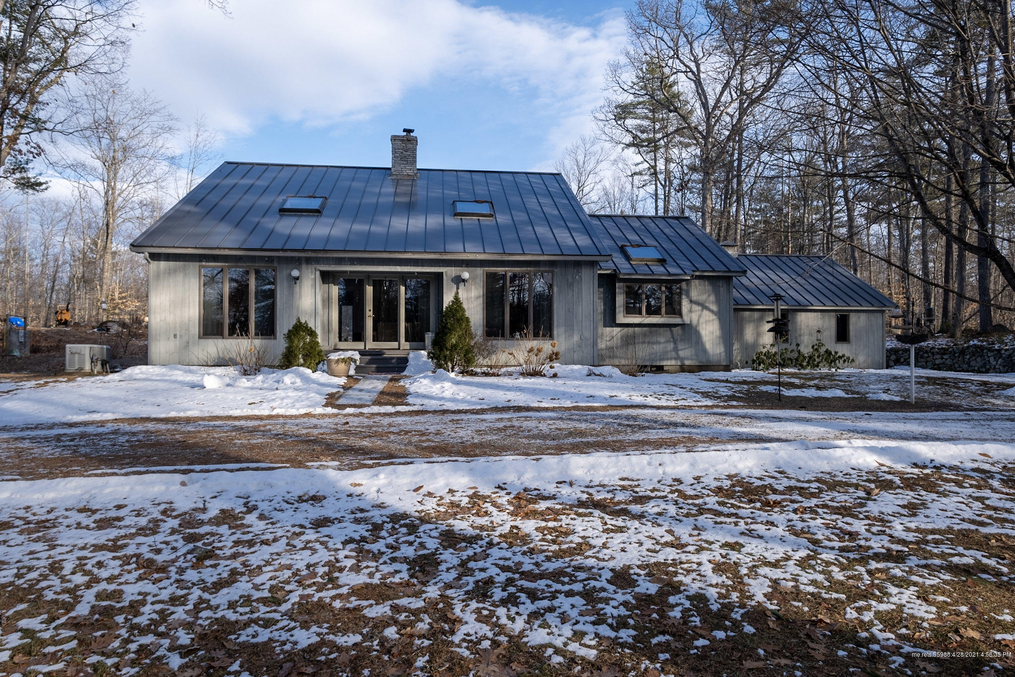 26 Crescent Shore Road Raymond ME 04071