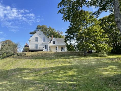 10 Chestnut Street Vinalhaven ME 04863