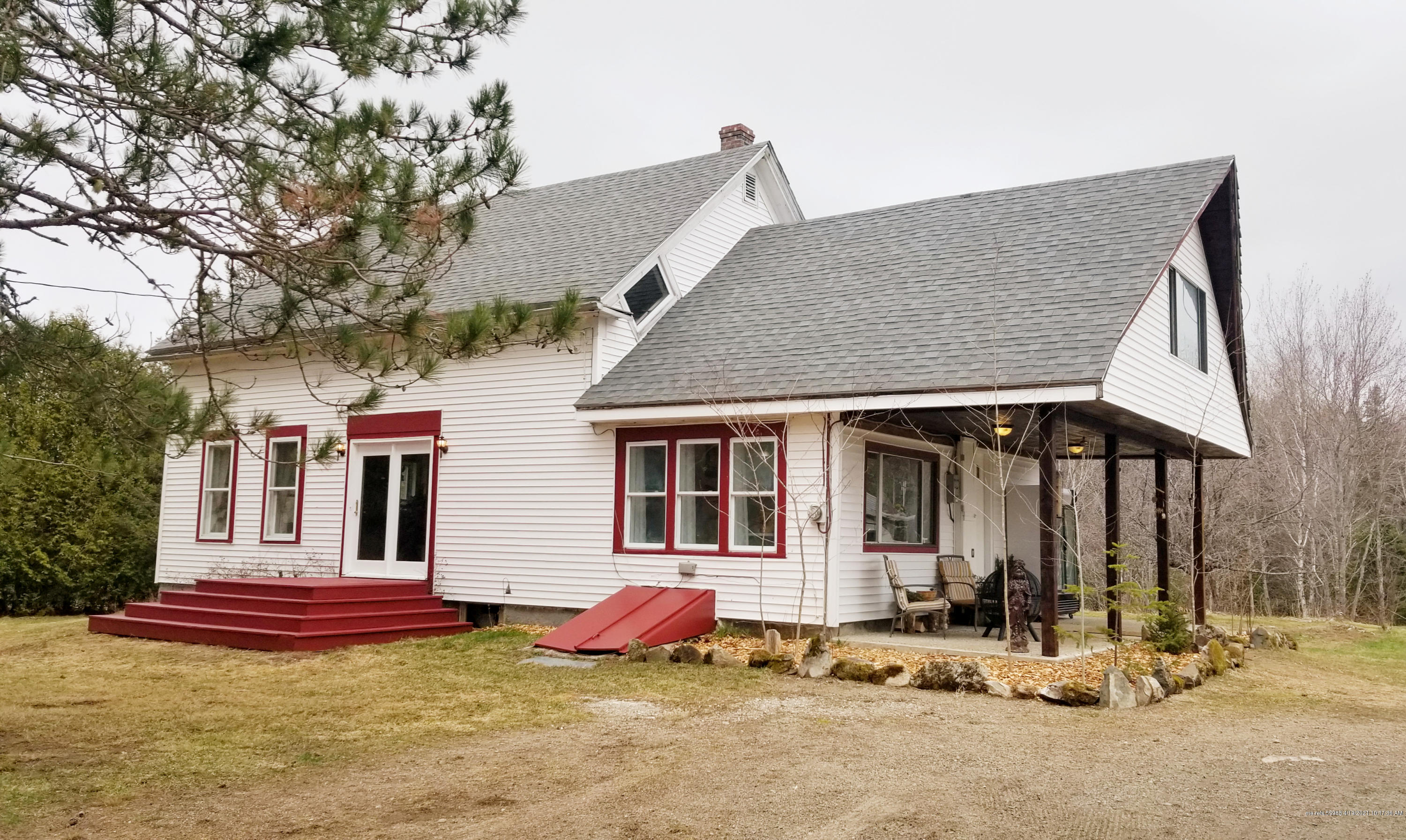 32 Springfield Road Winn ME 04495